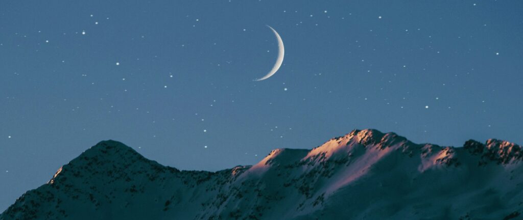 crescent moon above mountain, astrology, sun sign, moon sign, fire sign, natal chart, compatibility
