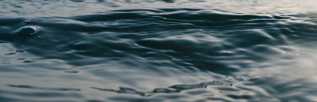 water, wave, sea, ocean, nature, deep, bubbles, blue bubbles-2585772.jpg